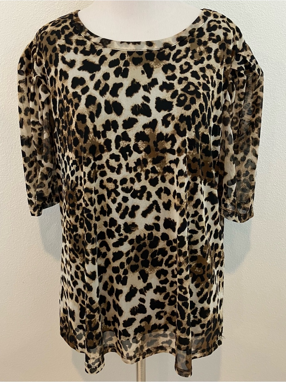 Leopard-Print Short Sleeve Top